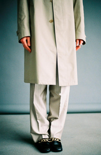 Les 5 pièces essentielles pour une garde-robe élégante et intemporelle
