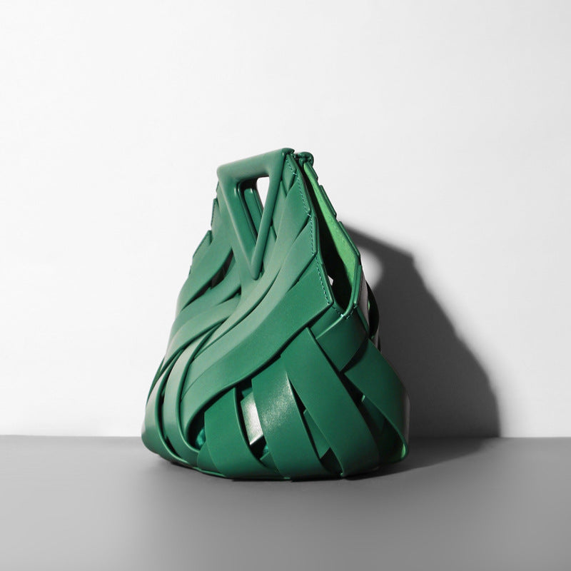 Handbag with Triangular Magnetic Closure