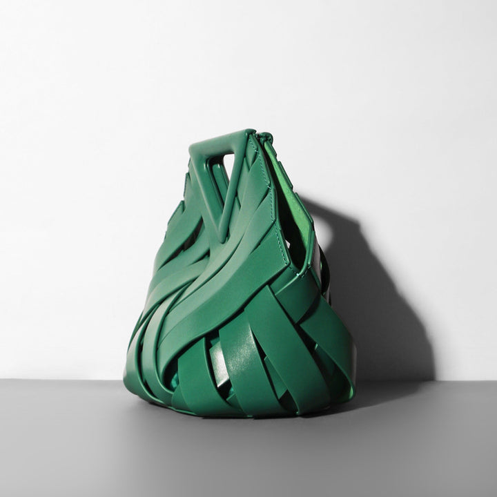 Handbag with Triangular Magnetic Closure