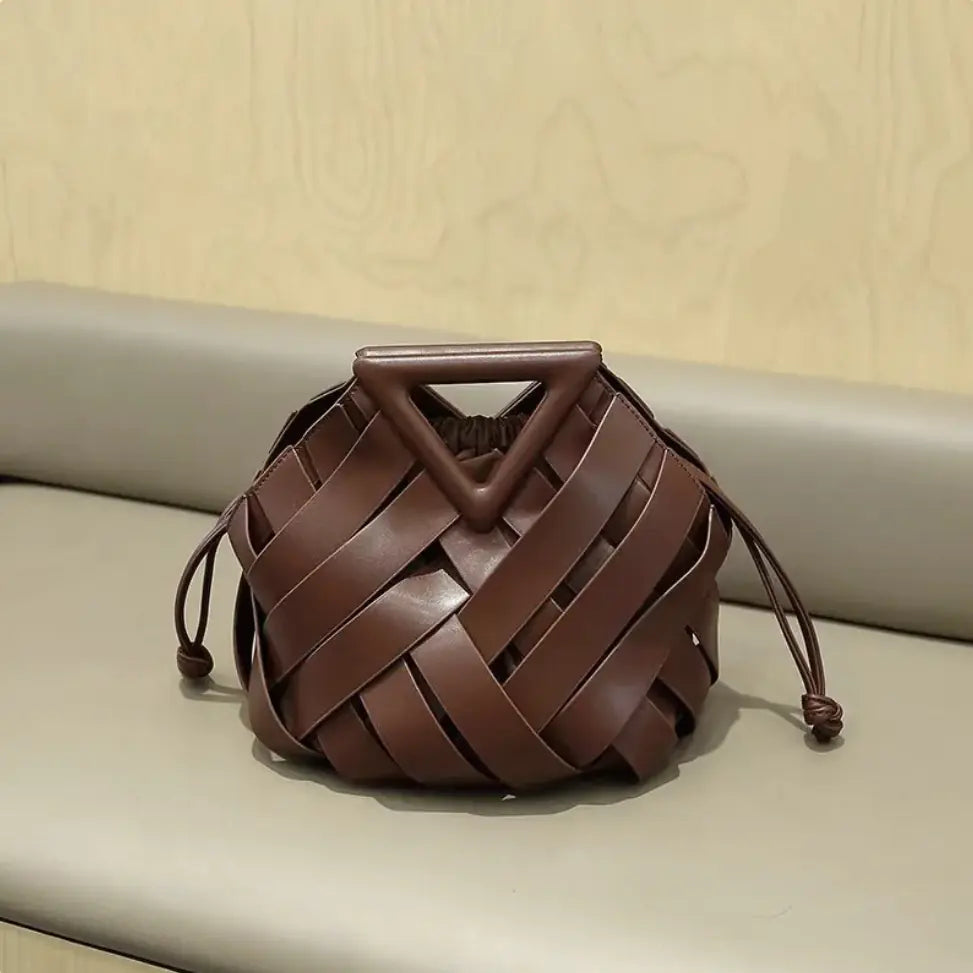 Handbag with Triangular Magnetic Closure